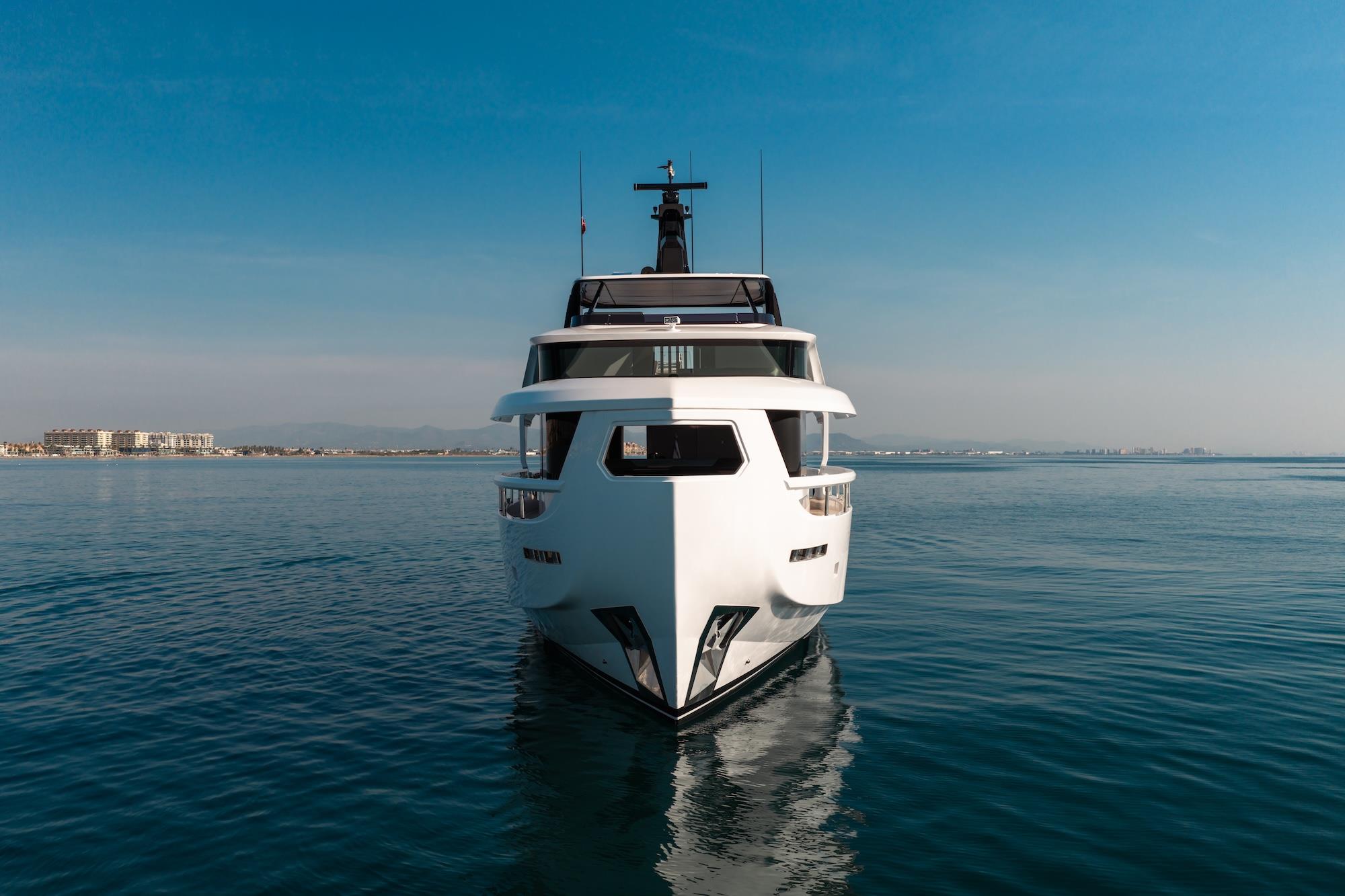 2025 FERRETTI YACHTS INFYNITO 80 